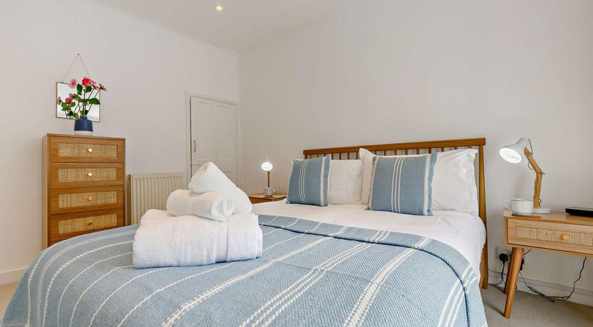 Photo of 2 Bed in St. Ives