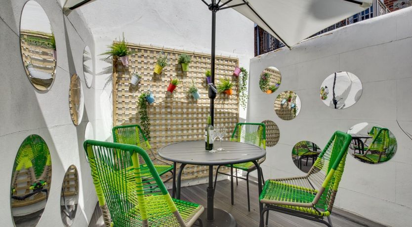 Photo of 3 Bed in Brighton