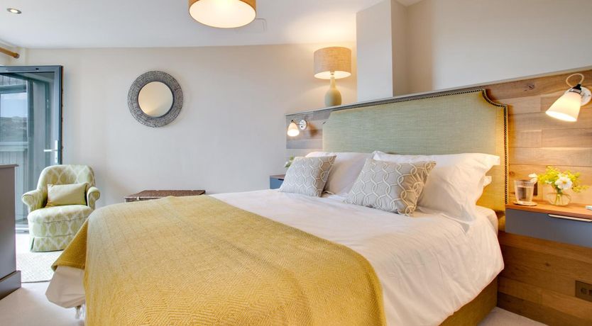 Photo of 2 Bed in West Bay