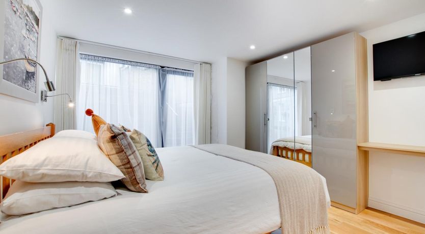Photo of 2 Bed in Dartmouth