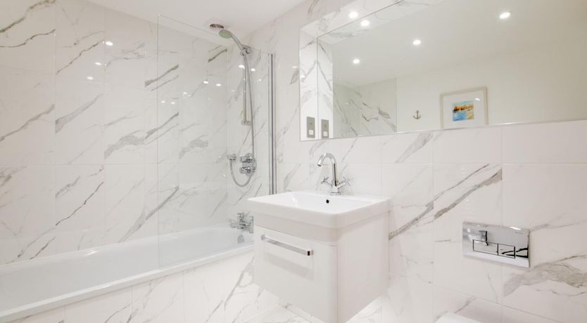 Photo of 2 Bed in Dartmouth