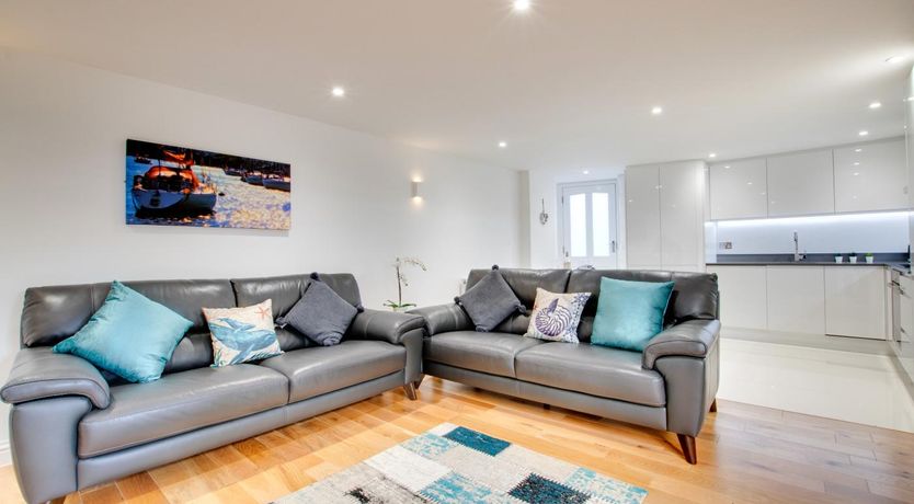 Photo of 2 Bed in Dartmouth