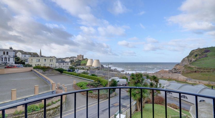 Photo of 3 Bed in Ilfracombe