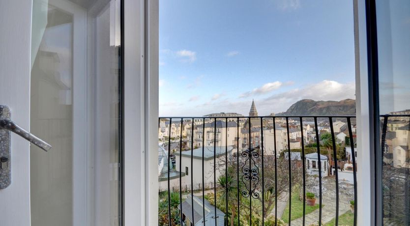 Photo of 3 Bed in Ilfracombe