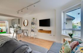 Photo of 2-bed-in-cardiff-4