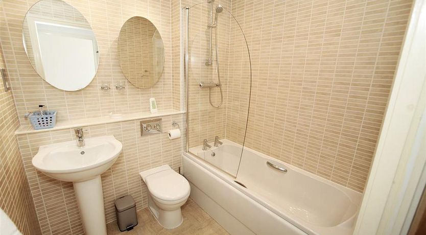 Photo of 1 Bed in Marina