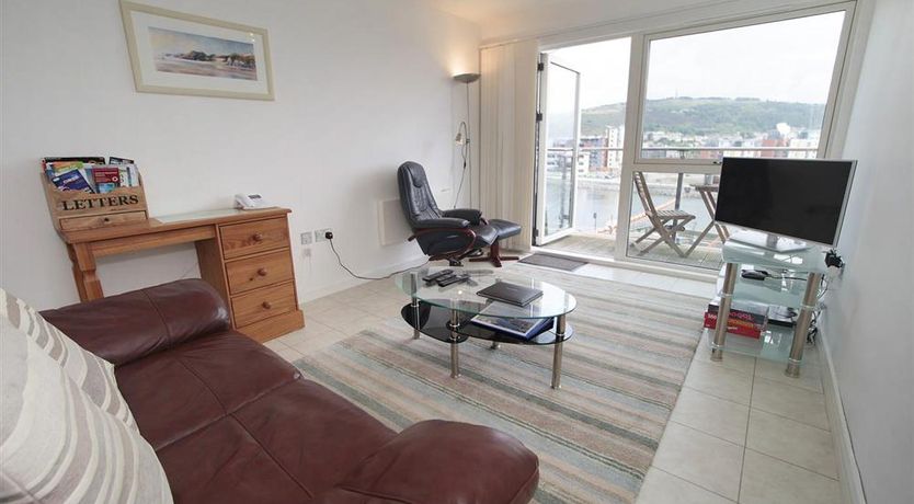 Photo of 1 Bed in Marina