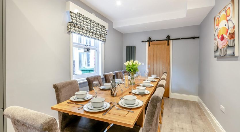 Photo of 5 Bed in Filey