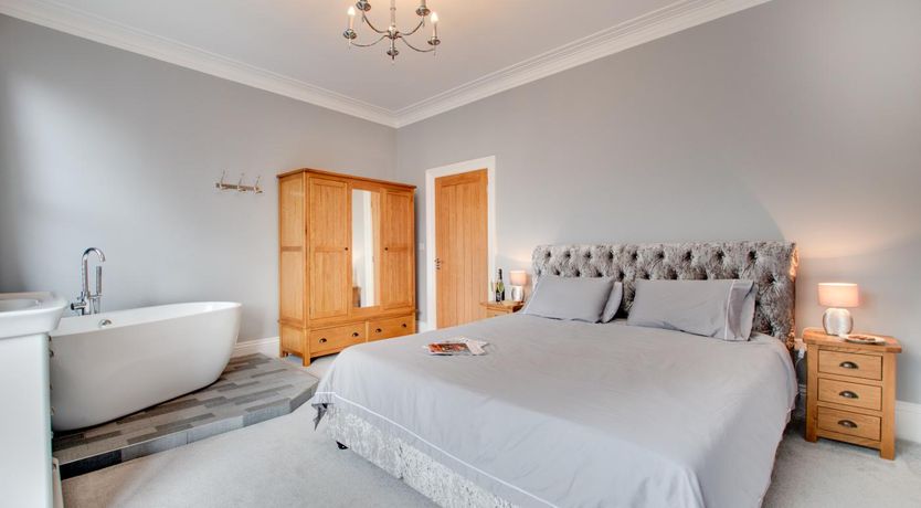 Photo of 5 Bed in Filey