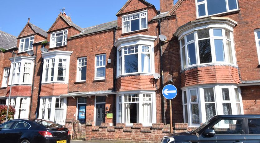 Photo of 5 Bed in Filey