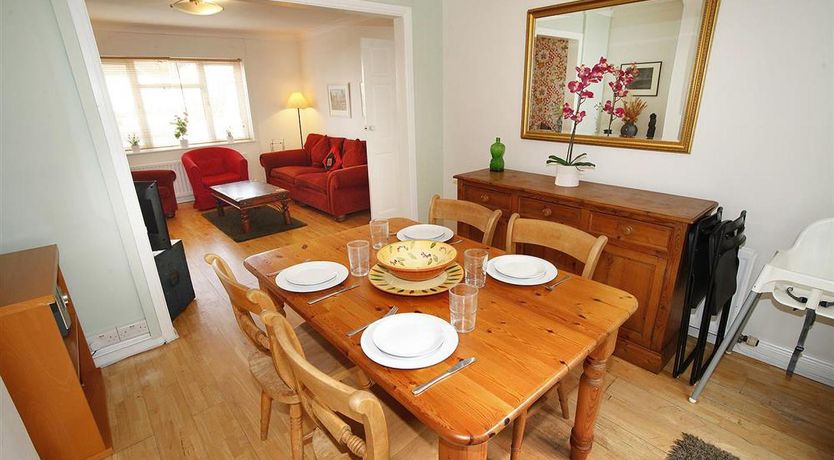 Photo of 3 Bed in Mumbles