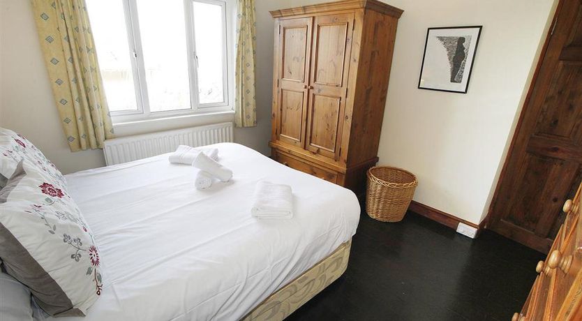 Photo of 3 Bed in Mumbles