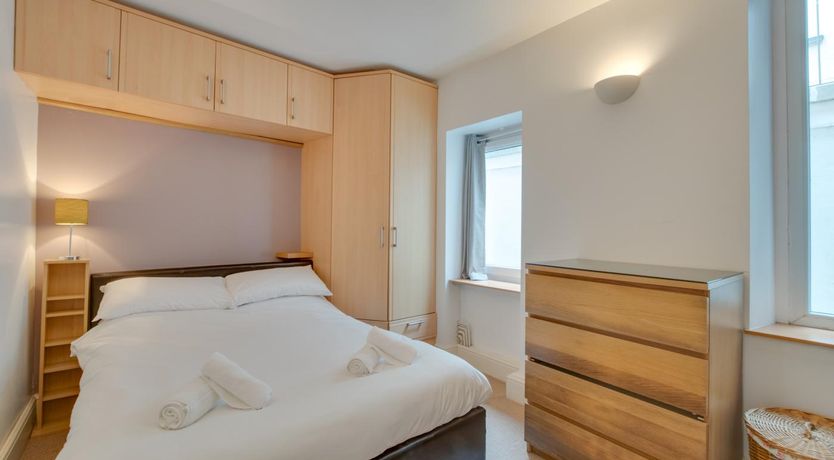 Photo of 1 Bed in Mumbles