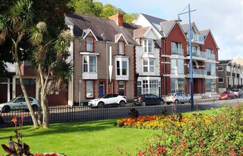 1 Bed in Mumbles Holiday Home