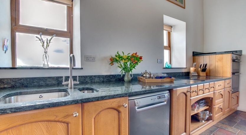 Photo of 6 Bed in Ilfracombe