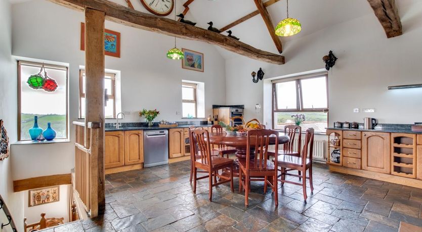 Photo of 6 Bed in Ilfracombe