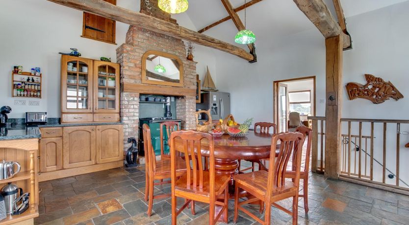 Photo of 6 Bed in Ilfracombe