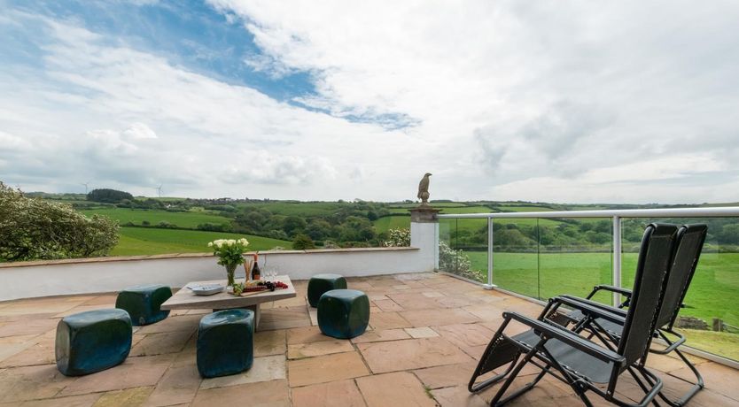 Photo of 6 Bed in Ilfracombe