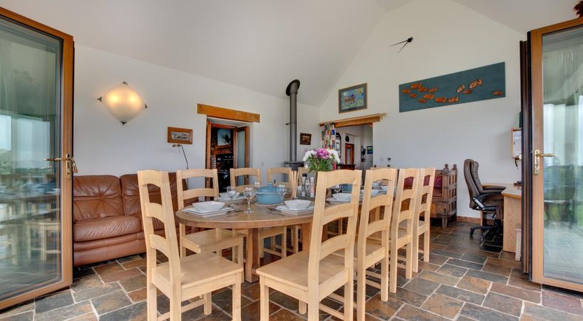Photo of 6 Bed in Ilfracombe