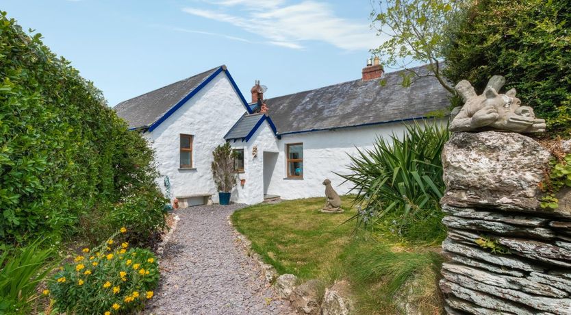 Photo of 6 Bed in Ilfracombe