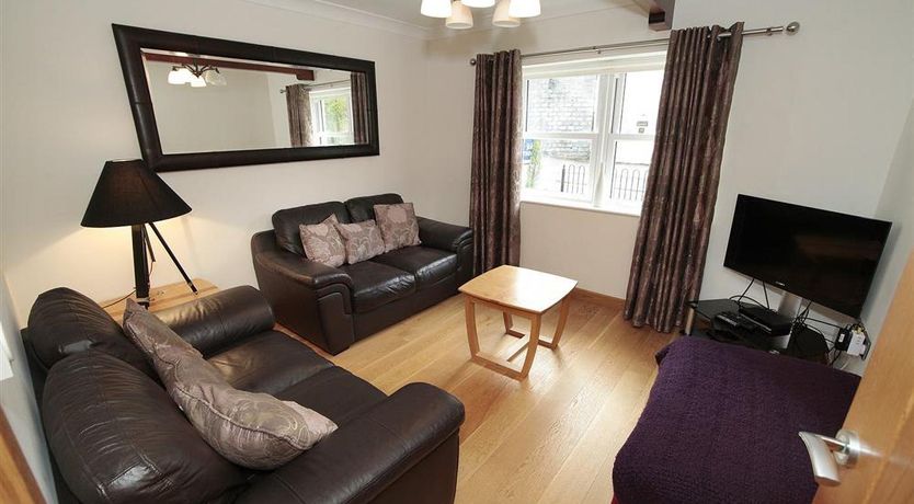 Photo of 4 Bed in Mumbles