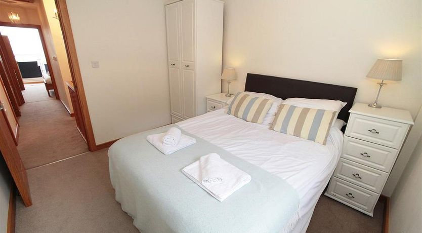 Photo of 4 Bed in Mumbles