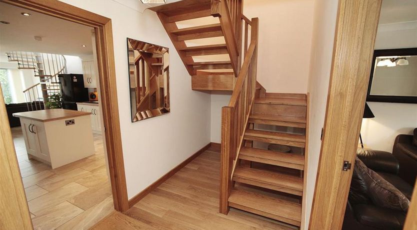 Photo of 4 Bed in Mumbles