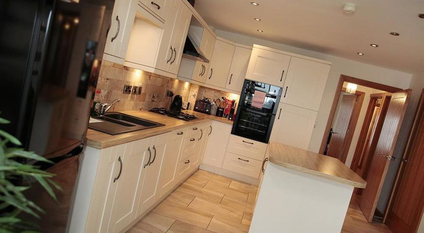 Photo of 4 Bed in Mumbles