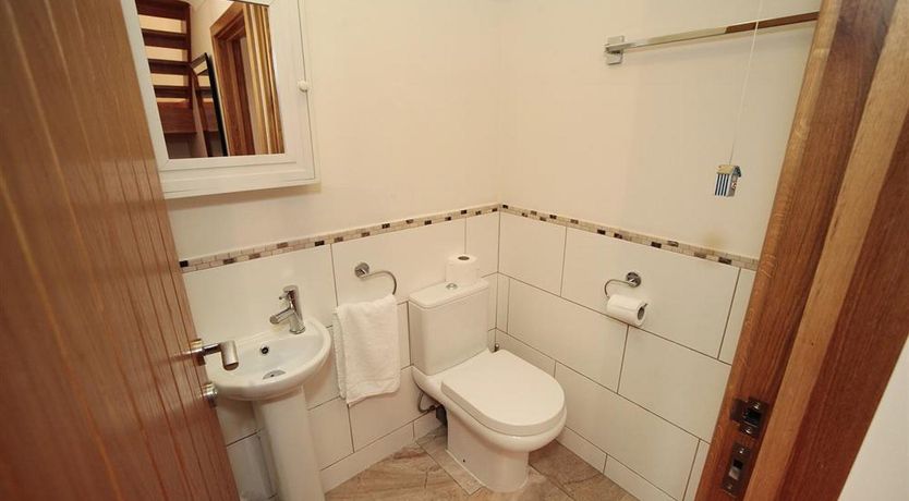 Photo of 4 Bed in Mumbles