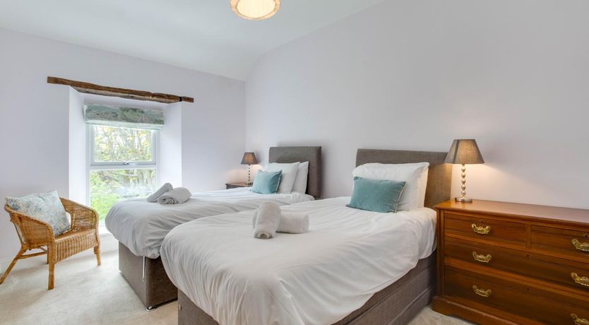 Photo of 5 Bed in Gower