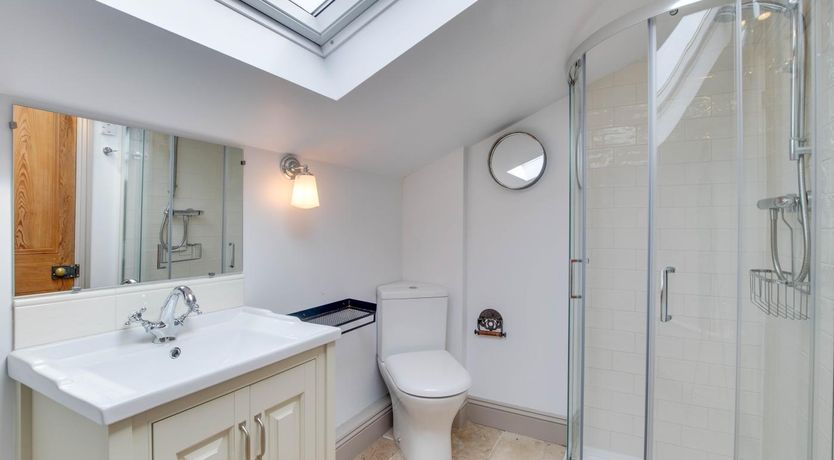 Photo of 5 Bed in Gower