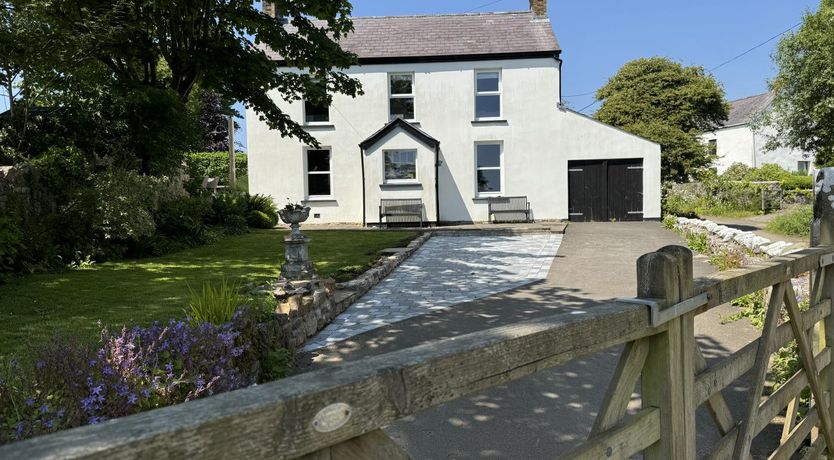 Photo of 5 Bed in Gower