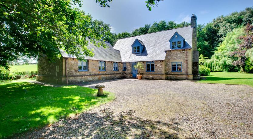 Photo of 4 Bed in Waren Mill