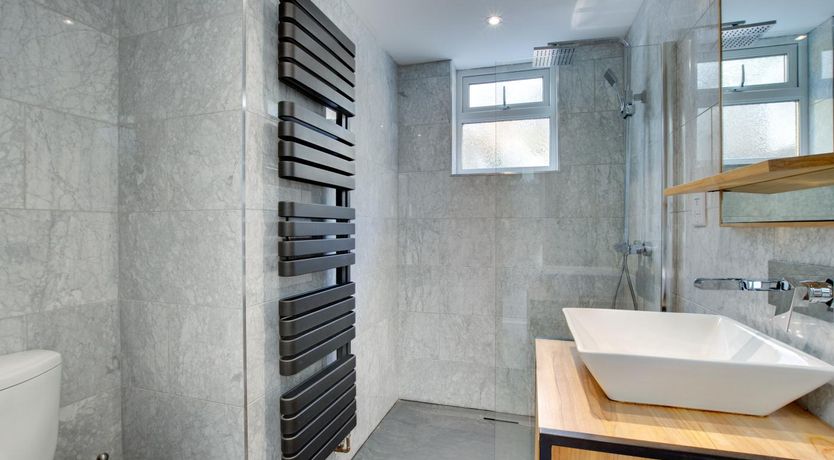 Photo of 2 Bed in Mumbles