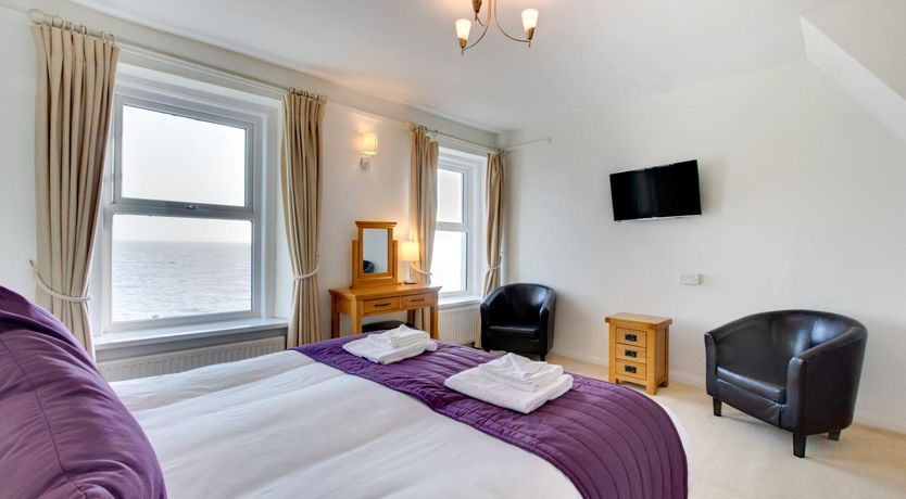 Photo of 2 Bed in Mumbles