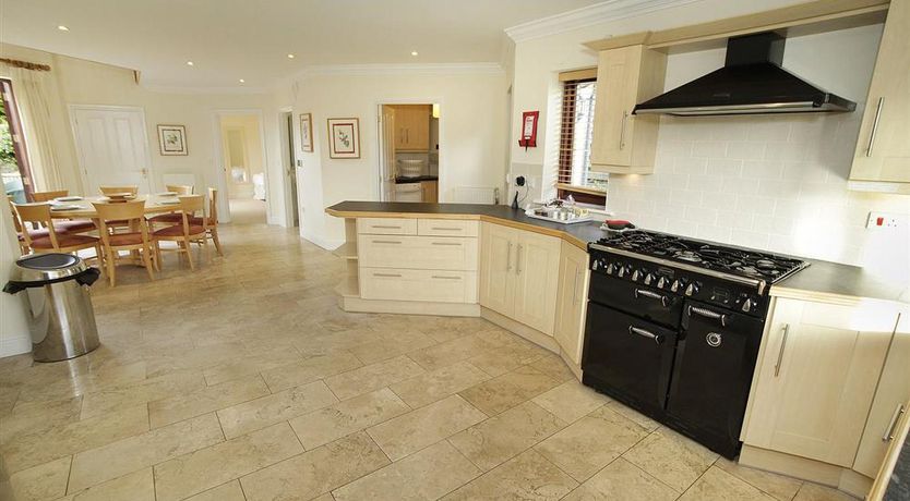 Photo of 4 Bed in Langland