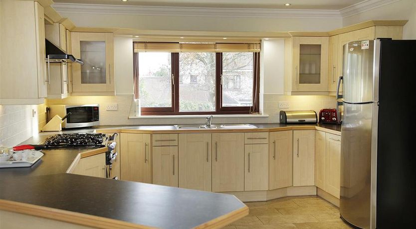 Photo of 4 Bed in Langland