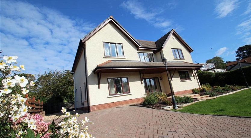 Photo of 4 Bed in Langland