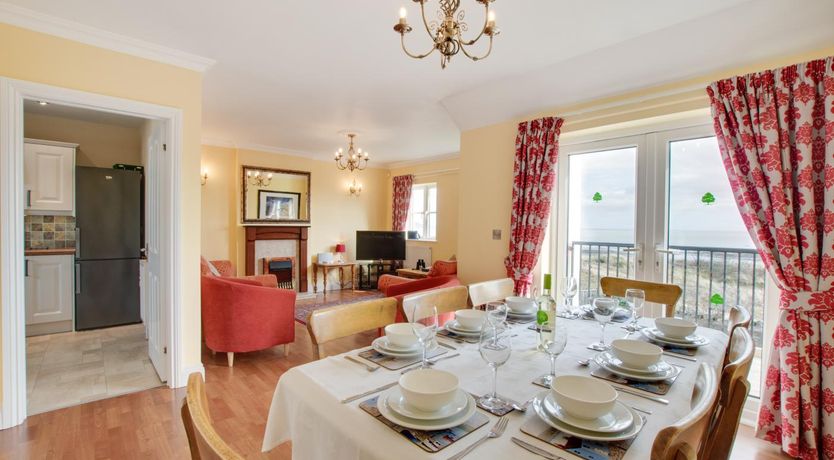 Photo of 4 Bed in Port Eynon