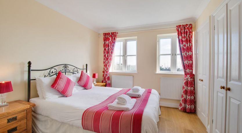 Photo of 4 Bed in Port Eynon