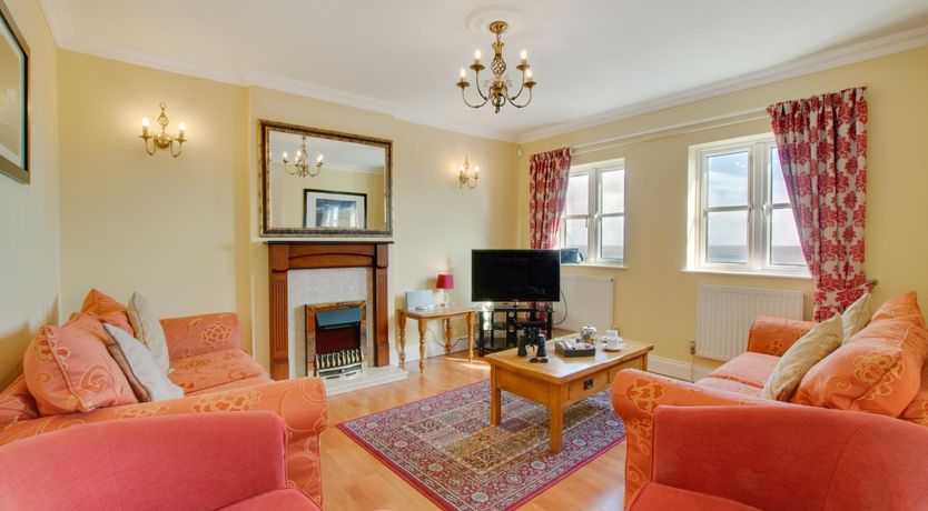 Photo of 4 Bed in Port Eynon