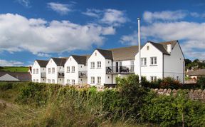 Photo of 4 Bed in Port Eynon