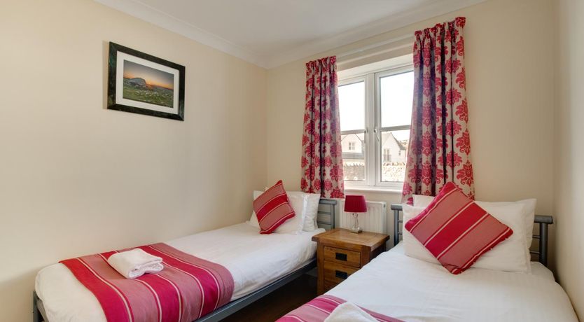 Photo of 4 Bed in Port Eynon