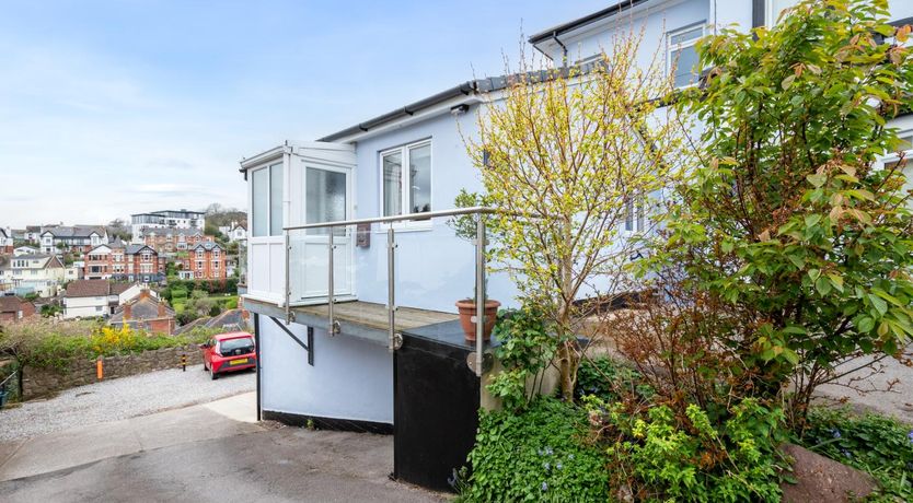 Photo of 2 Bed in Teignmouth