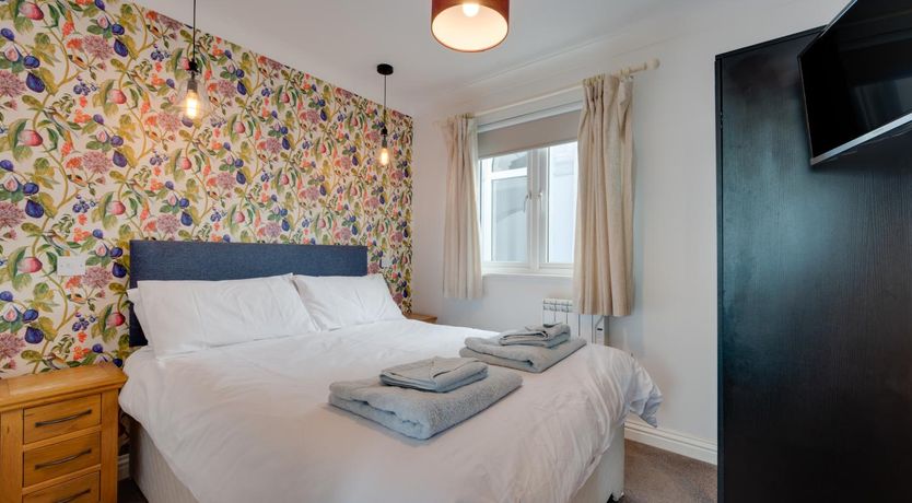 Photo of 2 Bed in Teignmouth