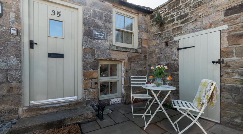 Photo of 2 Bed in Whitby