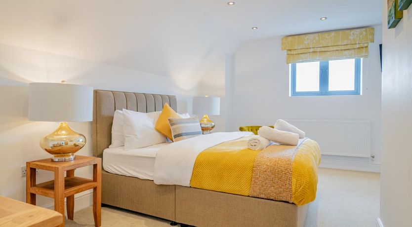 Photo of 3 Bed in Llanbadoc