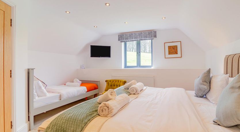 Photo of 3 Bed in Llanbadoc