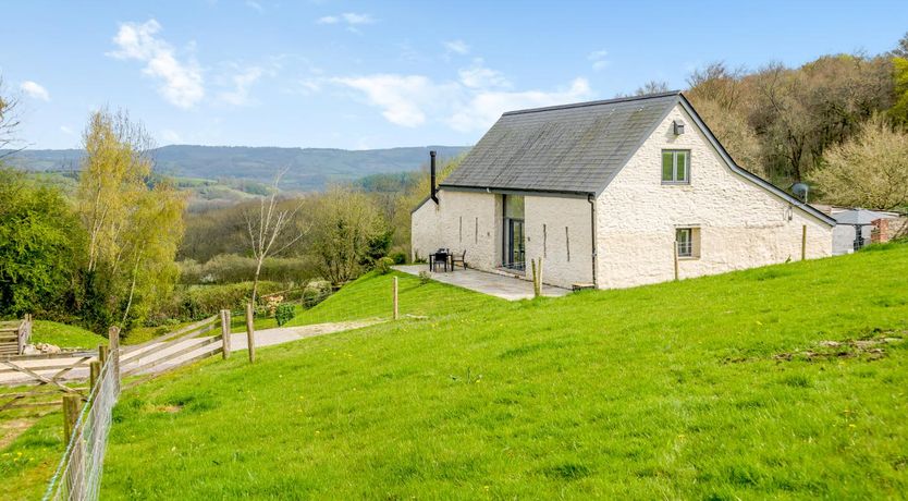 Photo of 3 Bed in Llanbadoc