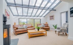 Photo of 3 Bed in Llanbadoc